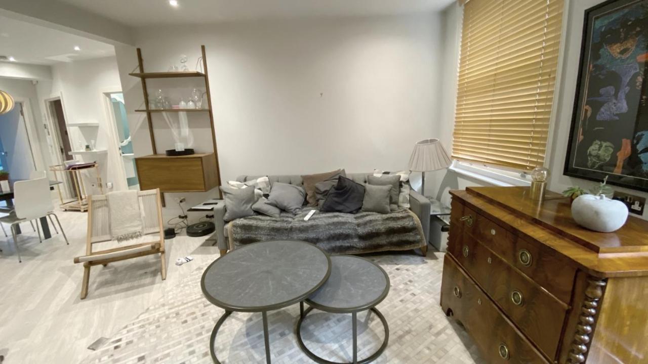 Stunning 2-Bed Apartment in London 2