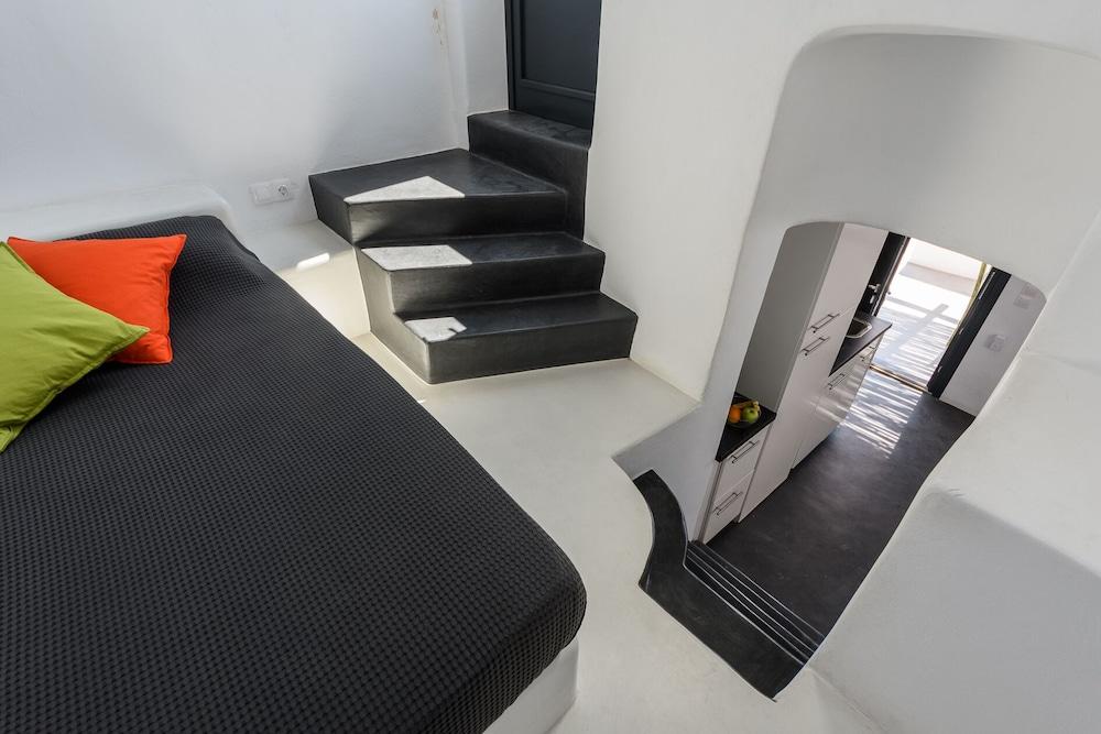 The Luna Suite with Hot Tub 1