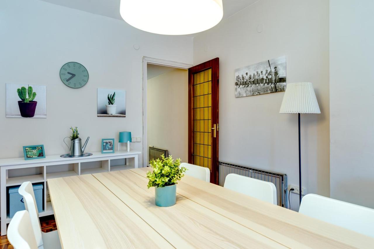 Spacious 4 Bedroom Apartment Fira BCN & Camp Nou 1