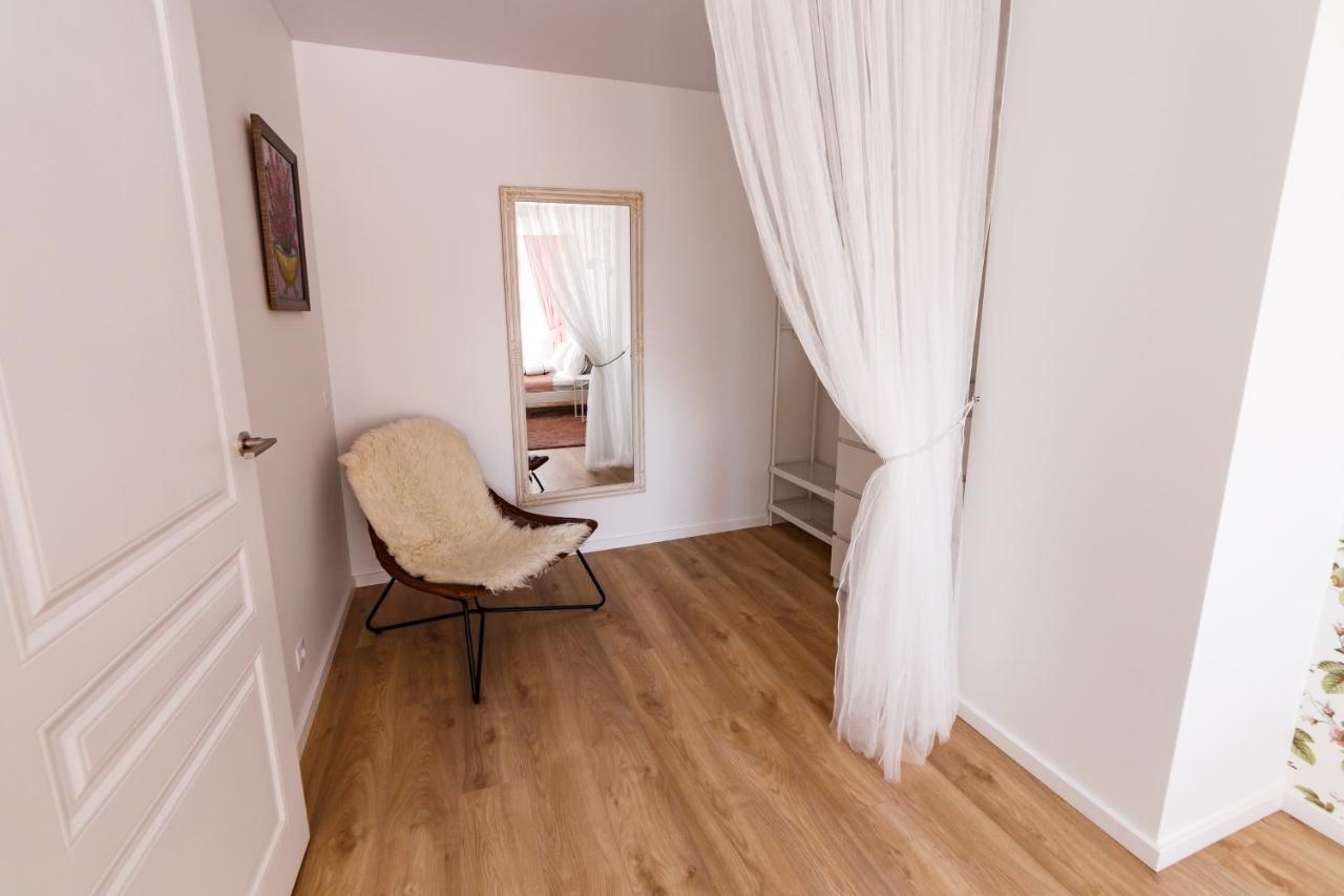 Spacious Apartment Close To the Old Town 2