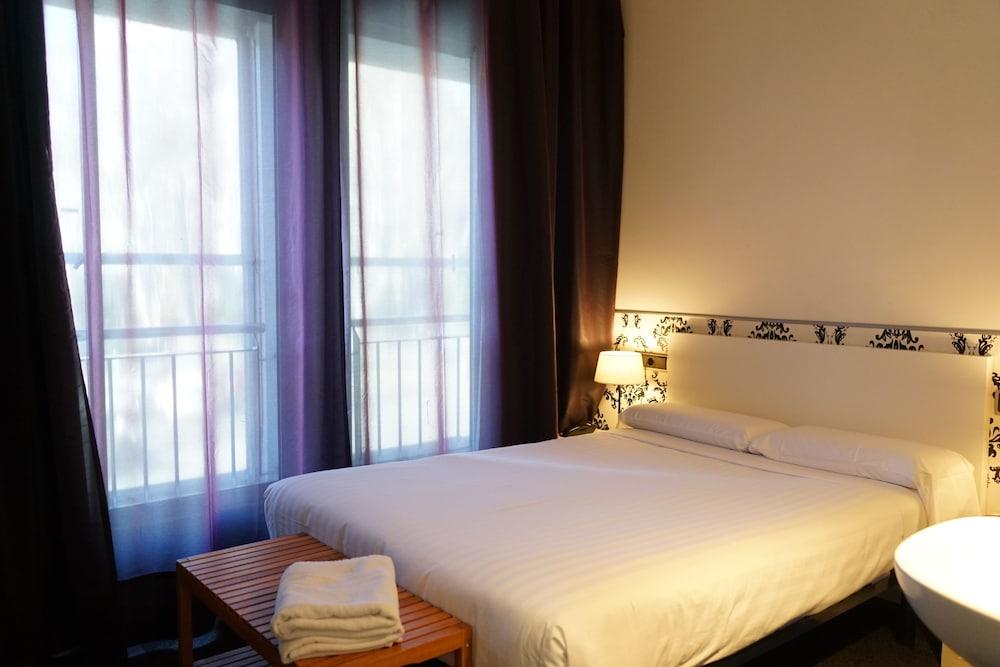 Hostal Mayerling Centro 2