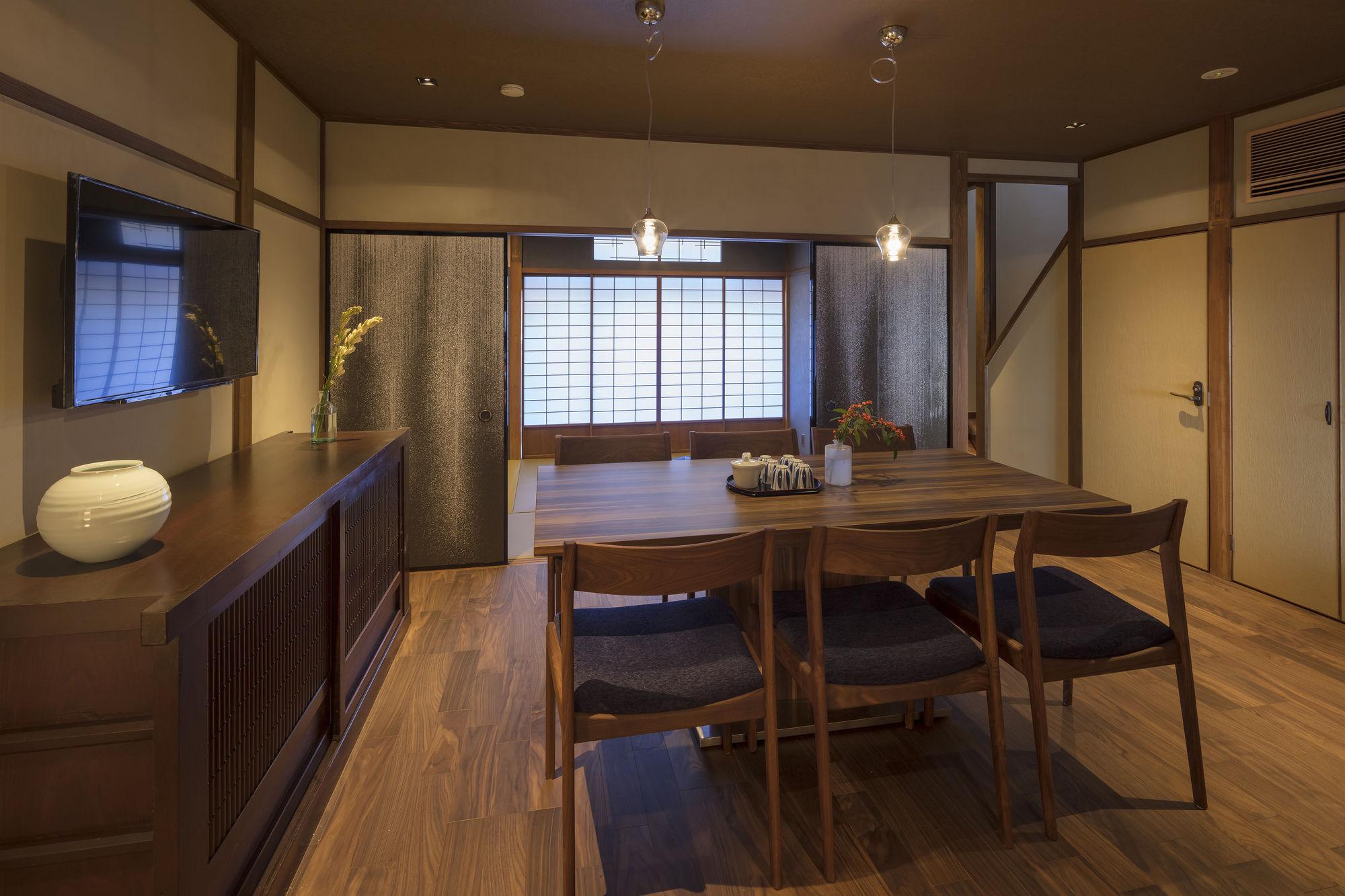 Hikoso Machi Gin No Ma 2