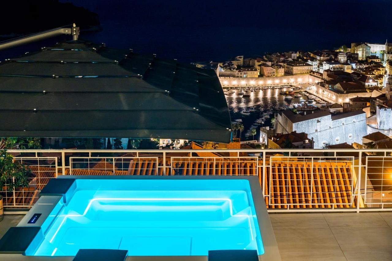 Gorgeous Ground Floor W/ Minipool & Patio 2