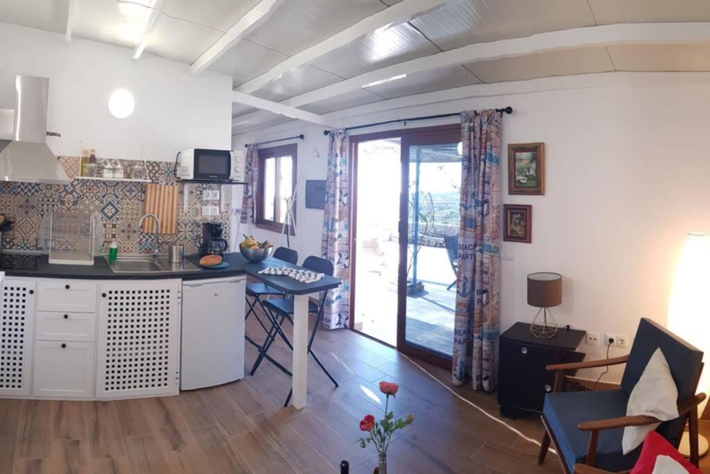 Minicasa 2 En Arico Viejo Con Fibra Optica 2