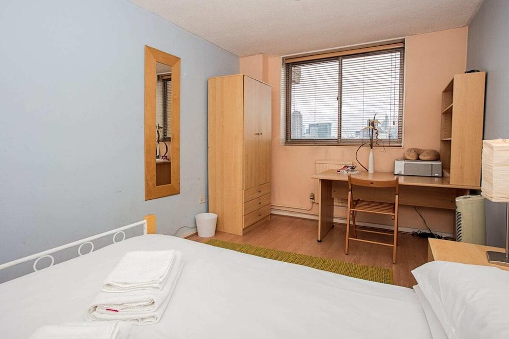 Incredible Views - 1 Bedroom in Chancery Lane 1