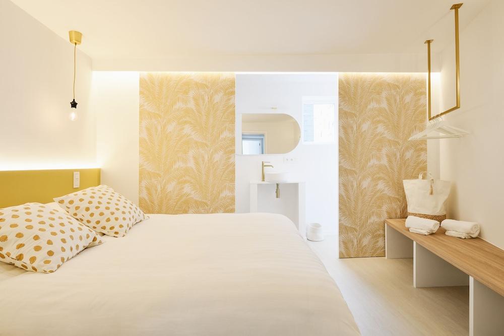 Urban Walls (Adults only) 2