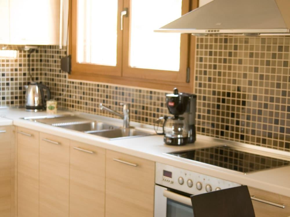 Beautiful Villa with Swimming Pool 2