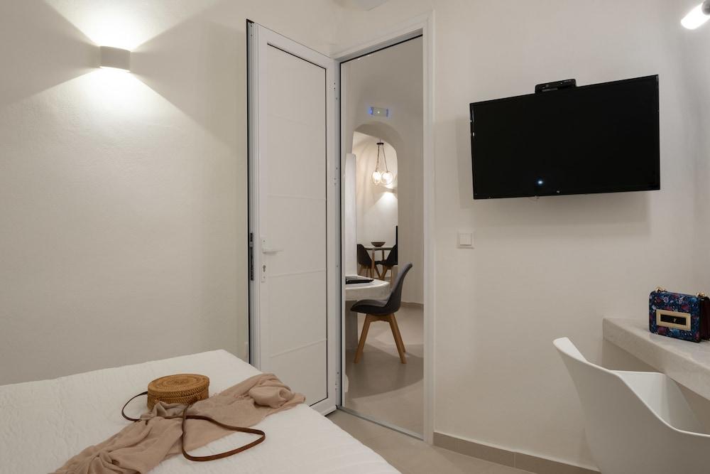 Santoterra Antigua Suites 1