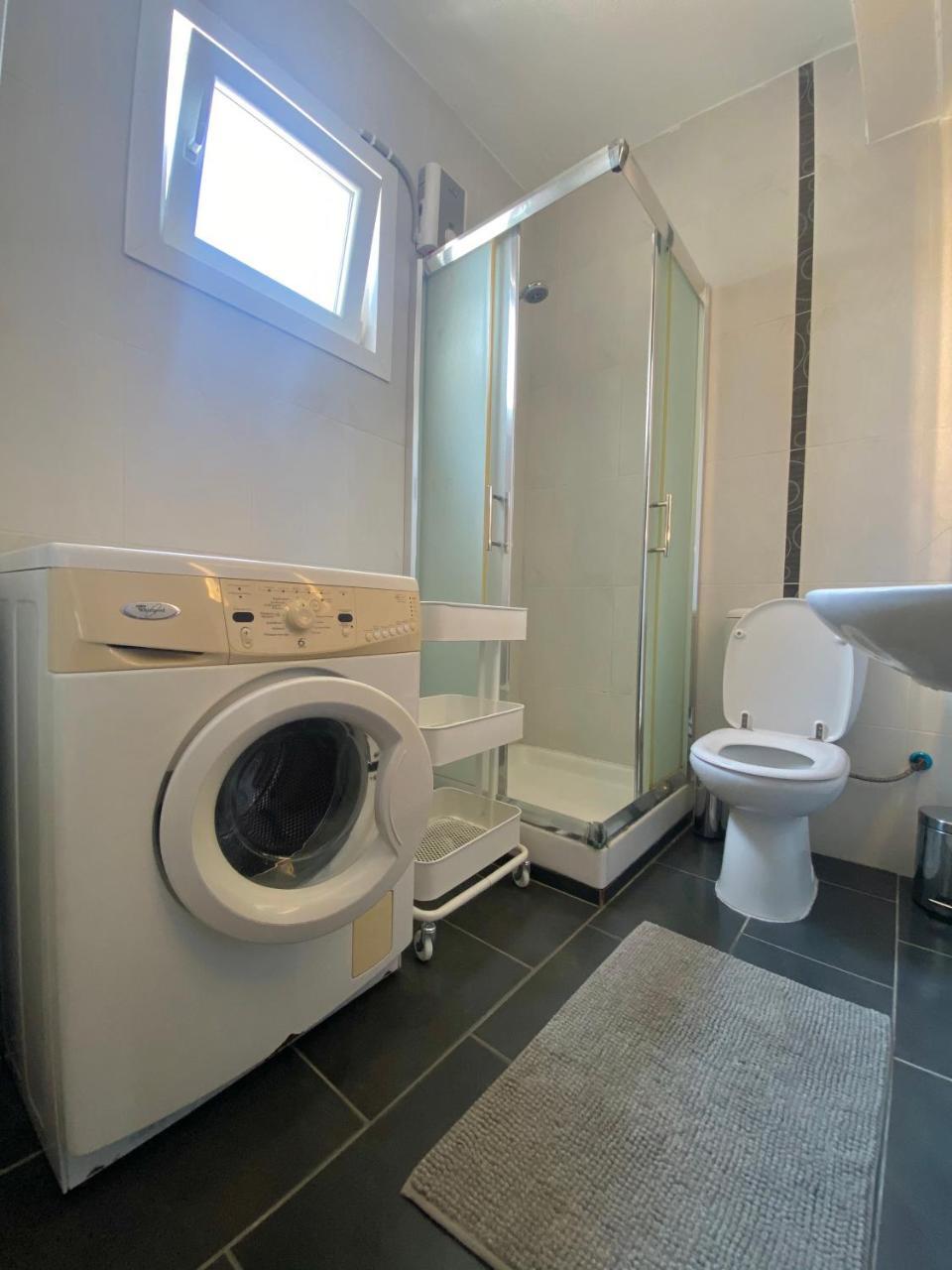 Lovely , Cozy , Modern Seaside Apartment 2