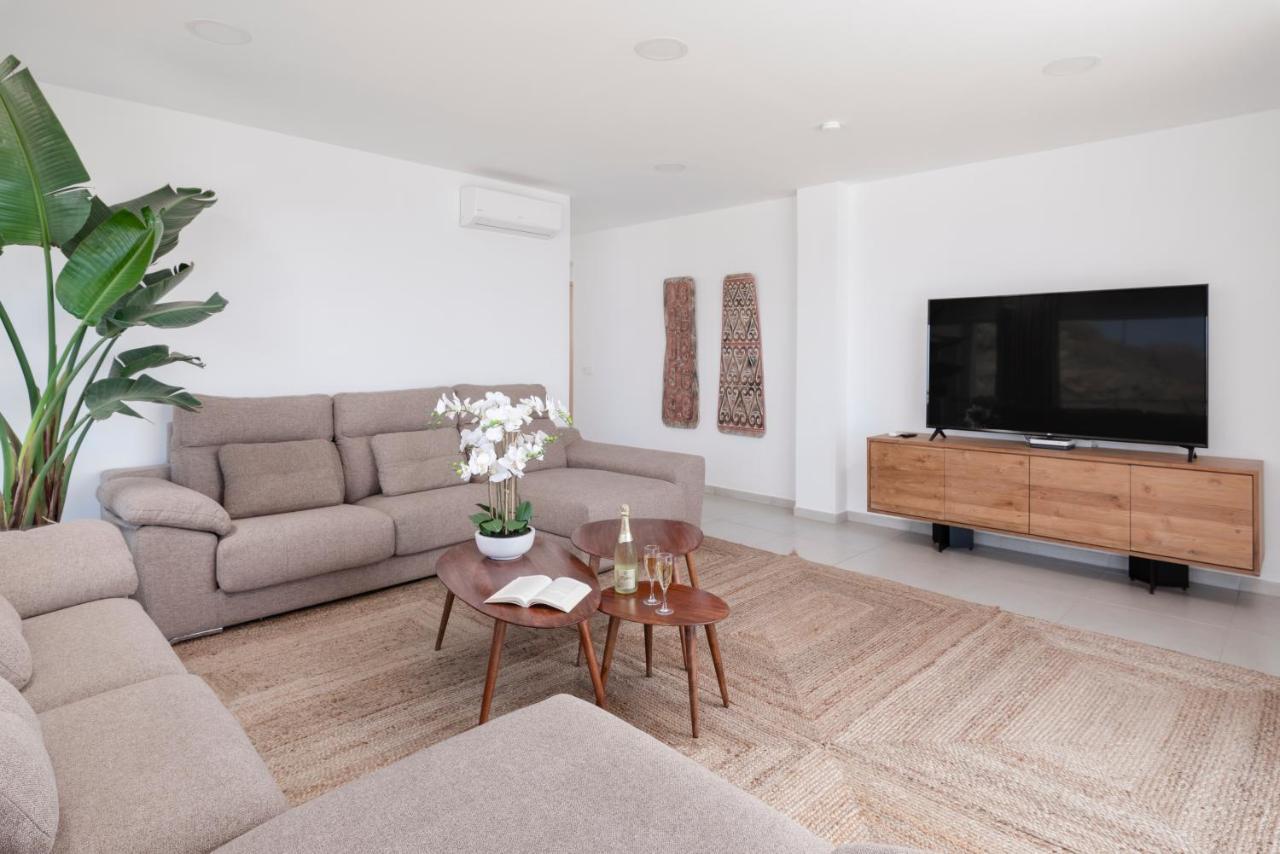 Luxury Villa Maria with Private Heated Pool by Vallecid