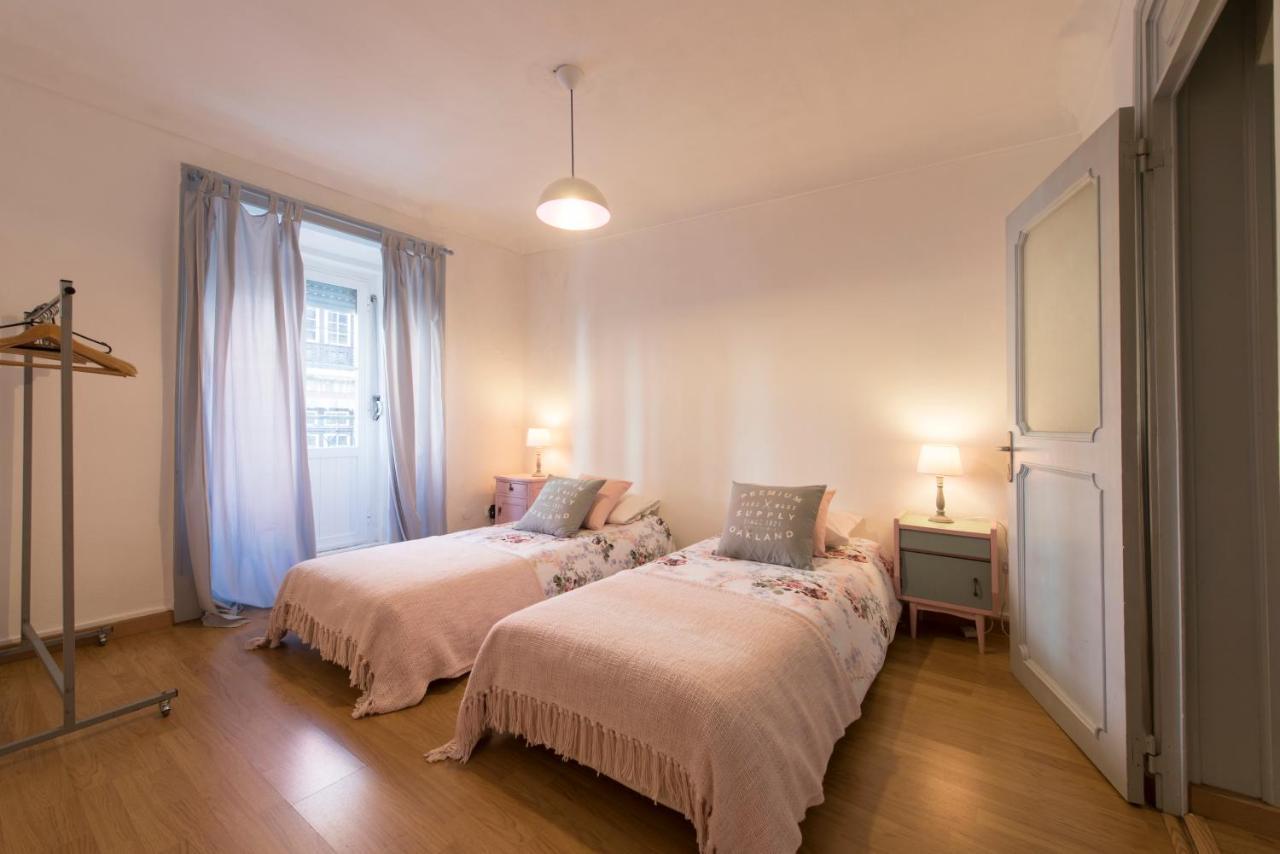 Downtown Doll's House 1