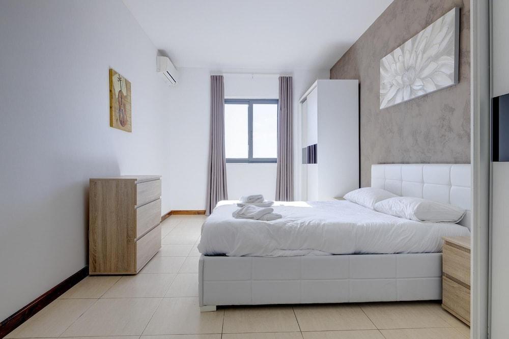 Modern 3 Bedroom Apartment in Central Sliema 2