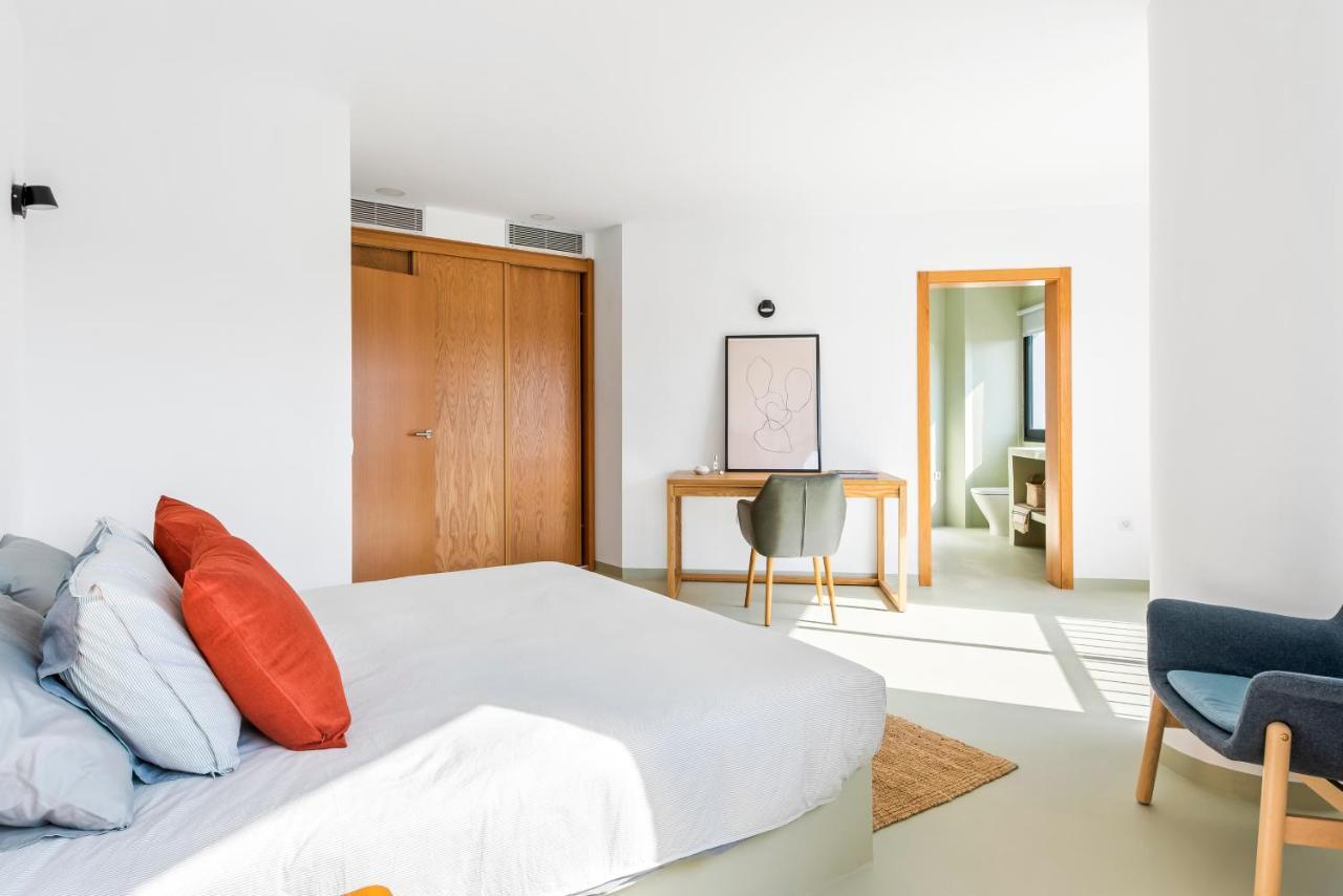 Modern Design House with Roof Terrace 2