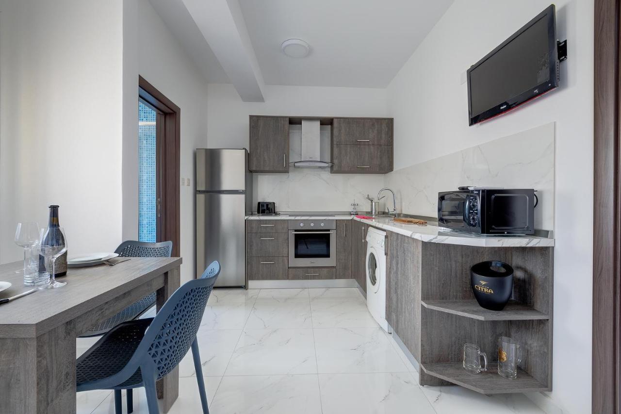 Sir William Reid Holiday Apartments 1