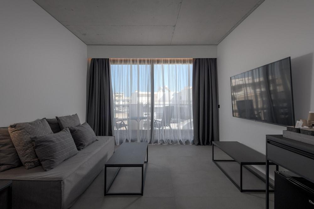 Essence Downtown Suites (Adults only) 1