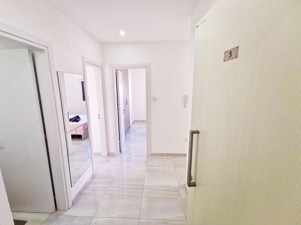 Vasilo Court Seaview City Apartment 1