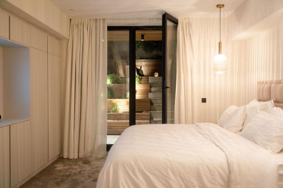 Luxury 3 Bedrooms Townhouse in Perfect Location 1