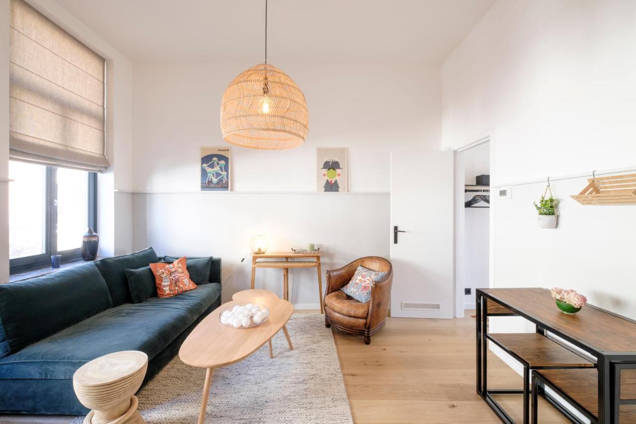 Fabulous Studio in Chatelain Area with Balcony 2