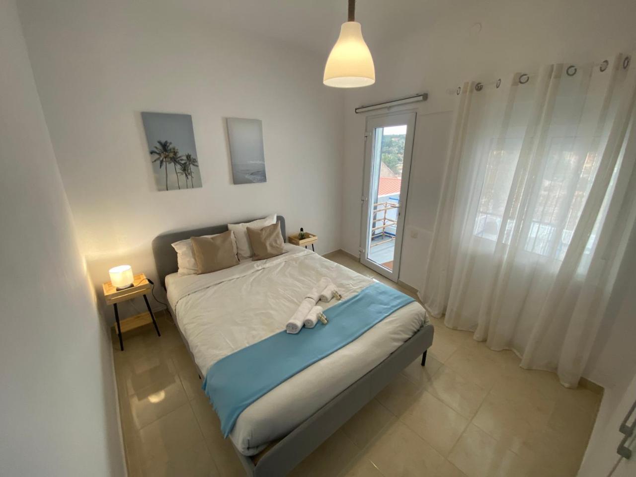 Amiais River Beach House 1