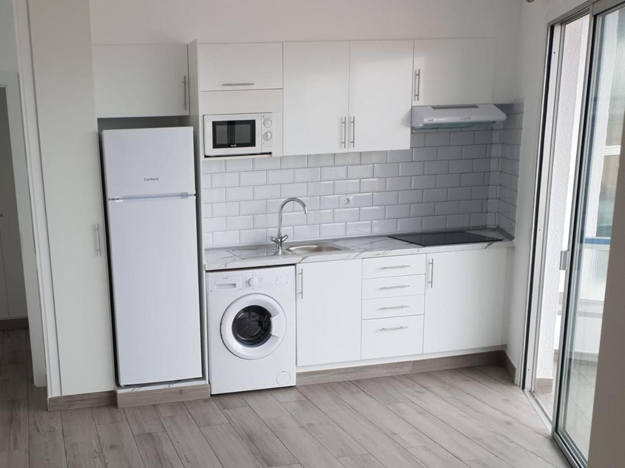 Estudio Brillante, Confortable Y Agradable (Adults Only) 2