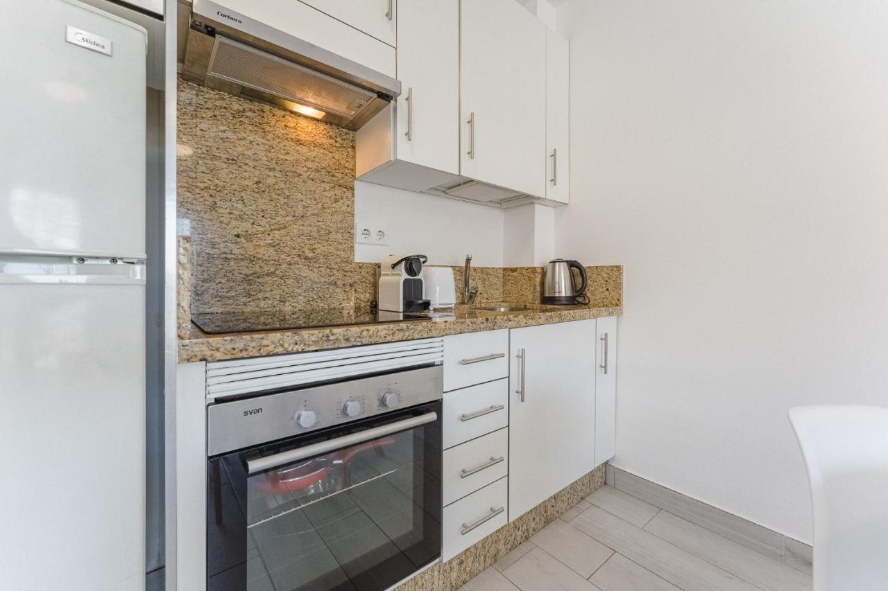 303. Modern, Sunny Ifonche with Wifi 1