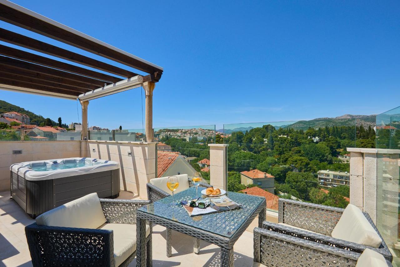 Hedera Estate, Hedera A42 1