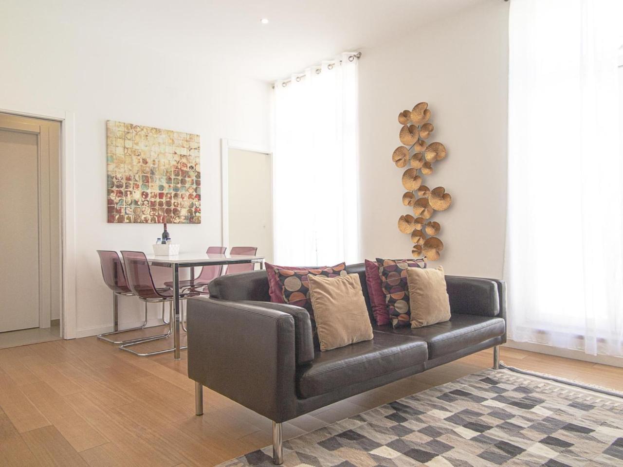 Baixa Chiado 2 Bedroom Duplex Apt with AC Elevator