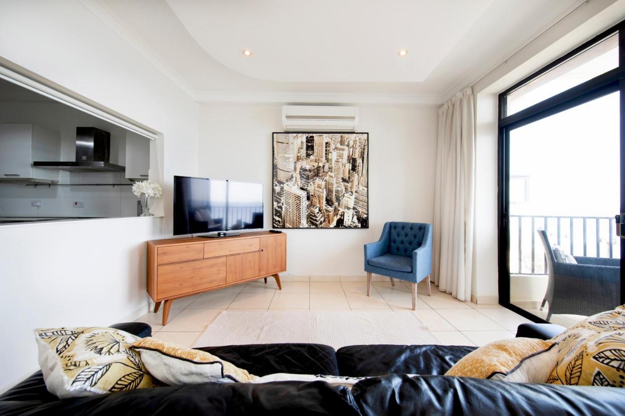 Large Seafront 3 Bedroom Apartment in the Heart of Sliema - Mmai1-2 2