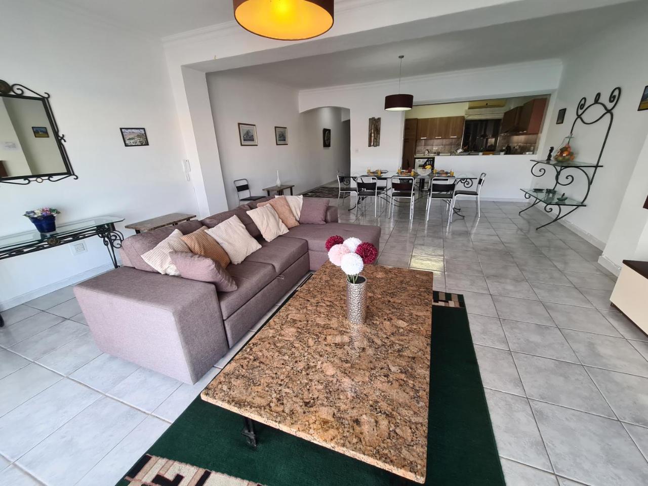 Spacious Seafront Apt Next To Sliema-Valeta Ferry 1