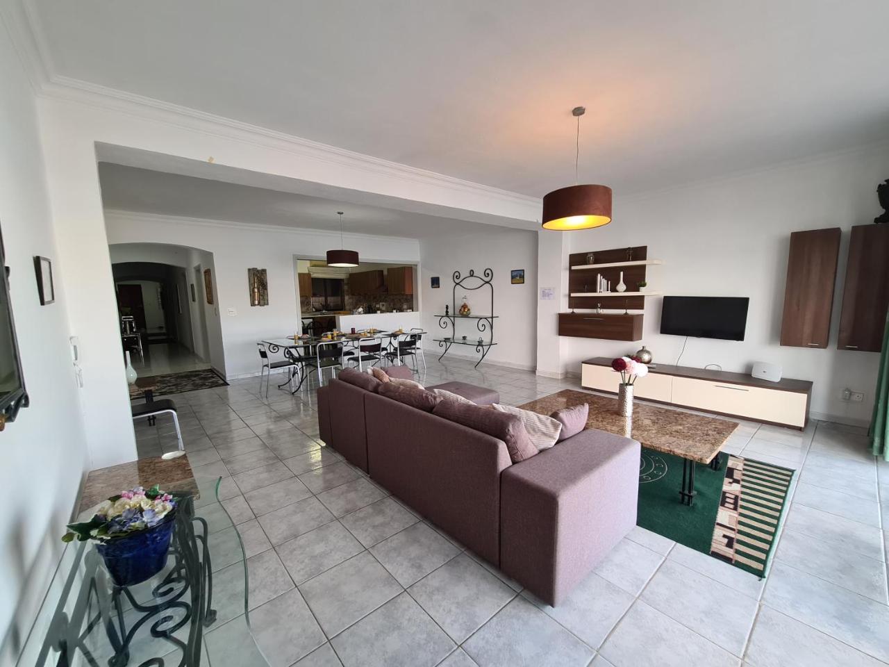 Spacious Seafront Apt Next To Sliema-Valeta Ferry 2