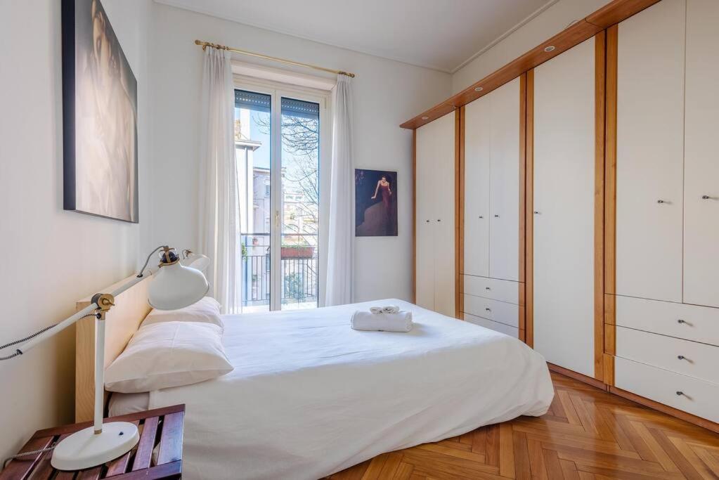 Luminosa E Spaziosa Dimora Nel Centro di Milano