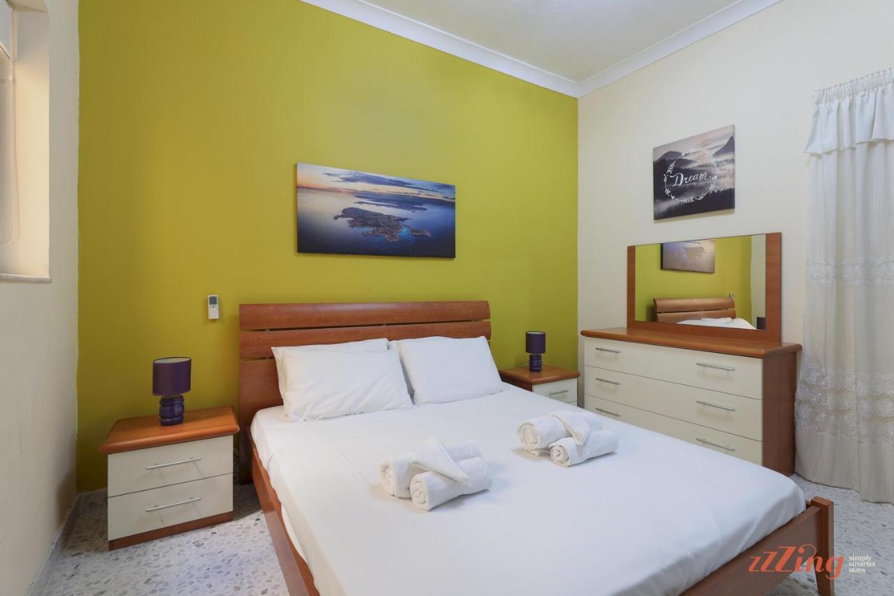 Seafront 2 Bedroom Apartment Overlooking Bay 2