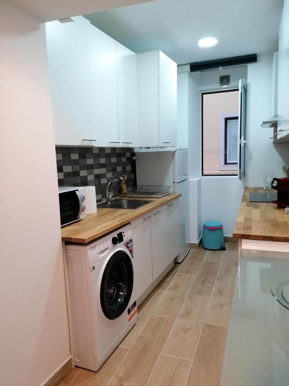 Lisbon Heart Santa Marta Apartment