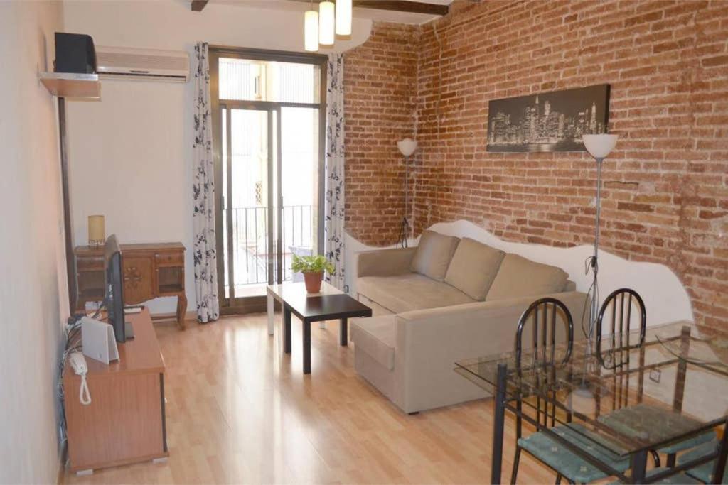 Rustic 2 Bedroom Apartment Poble Sec 1
