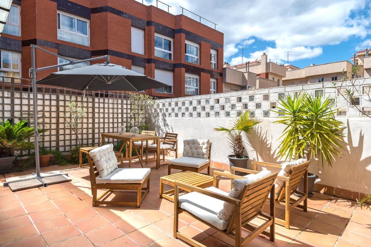 Apartment with Terrace a Step Away From Montjuic 2