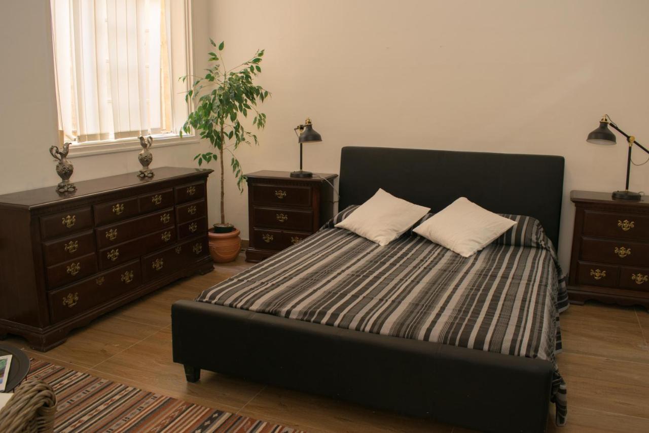 Vincenti Strait Street Suite (Adults Only) 1