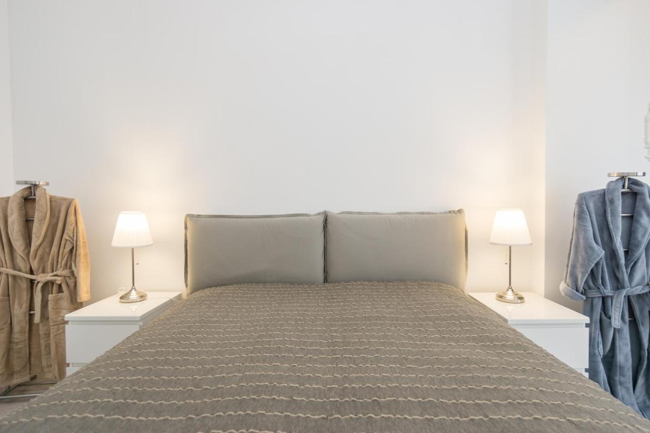 Lovely & Modern in the Center 2