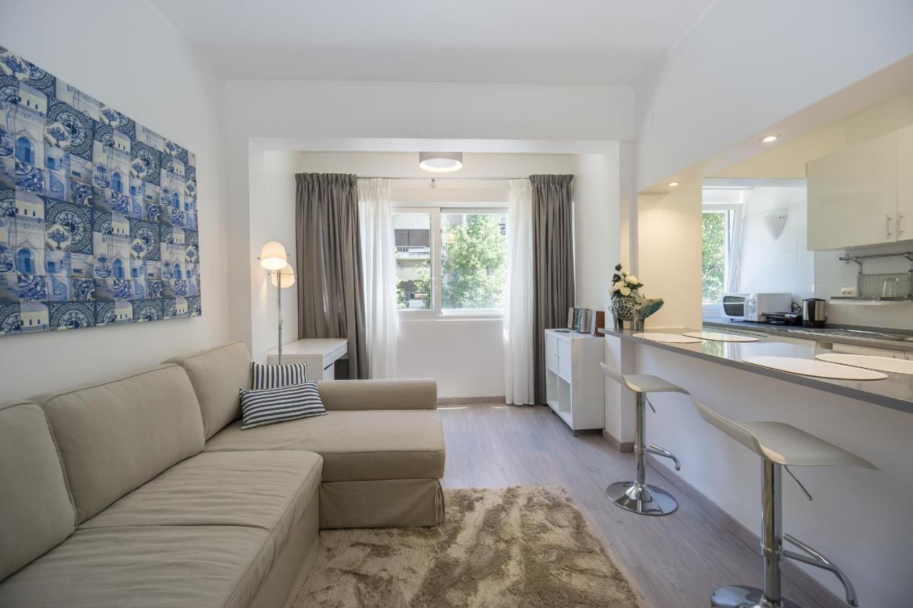 Lovely & Modern in the Center 1