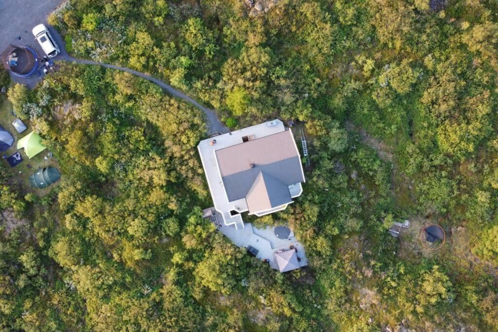 Golden Circle Vacation Home with Hot Tub & Fire Place 1