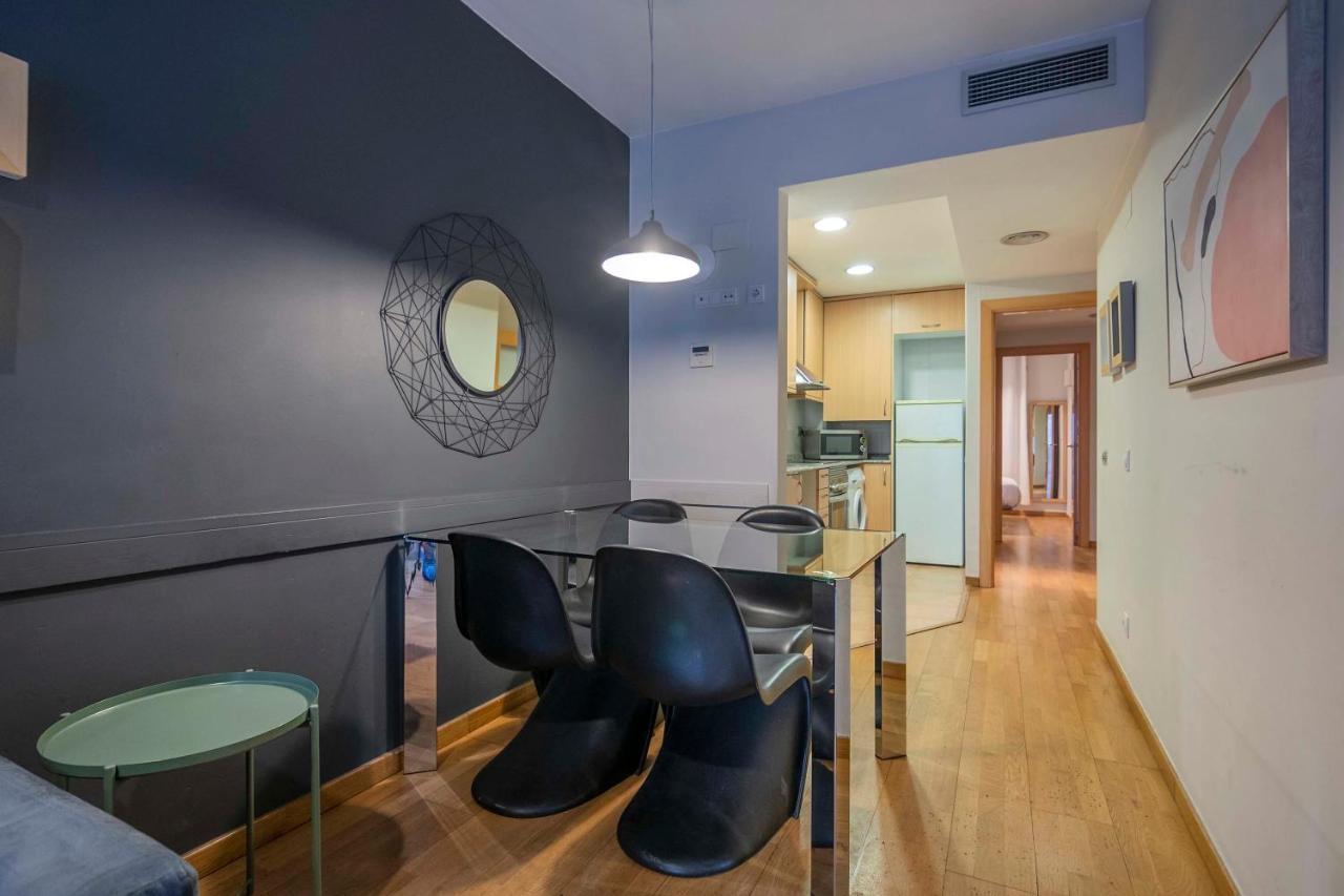 Modern And Bright Apartment in Eixample 1-2 (Adults Only) 2
