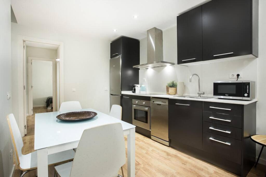 Bright And Modern 2bedroom in las Ramblas 2 1a (Adults Only) 1