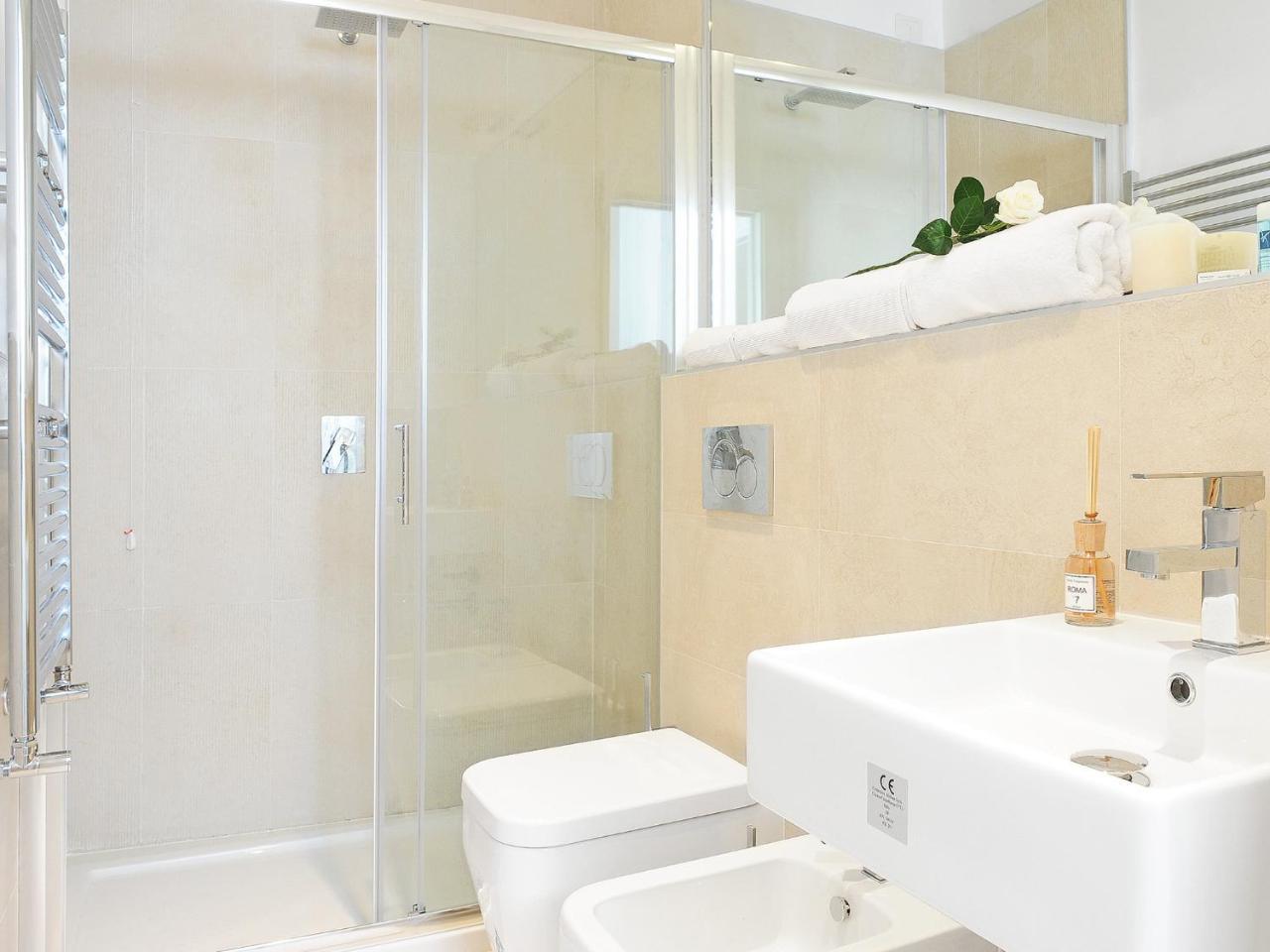 Efamoresca (Adults Only) 2