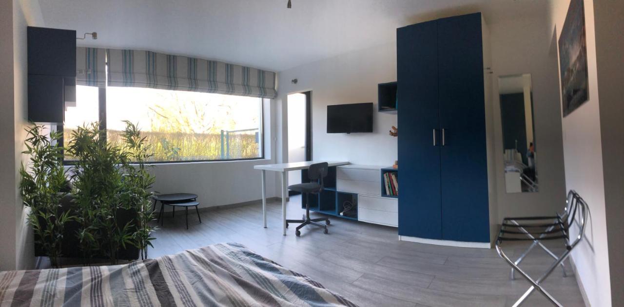 Au Calme (Adults Only)