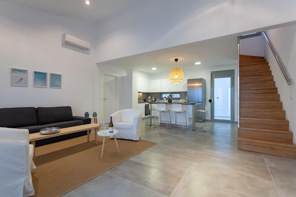 Luxury Sunrise White Villa 2