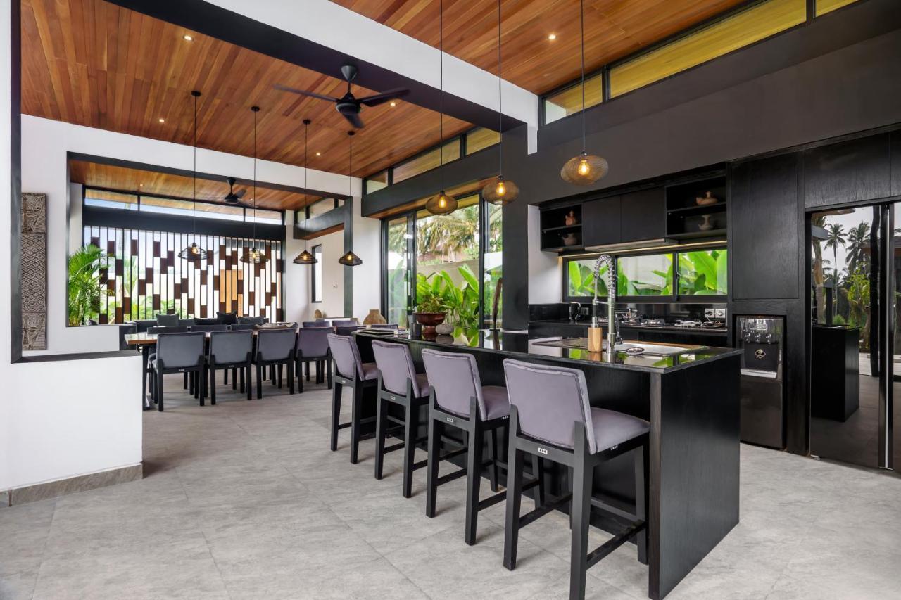 Villa Lotus Sunset by Balisuperhost 2