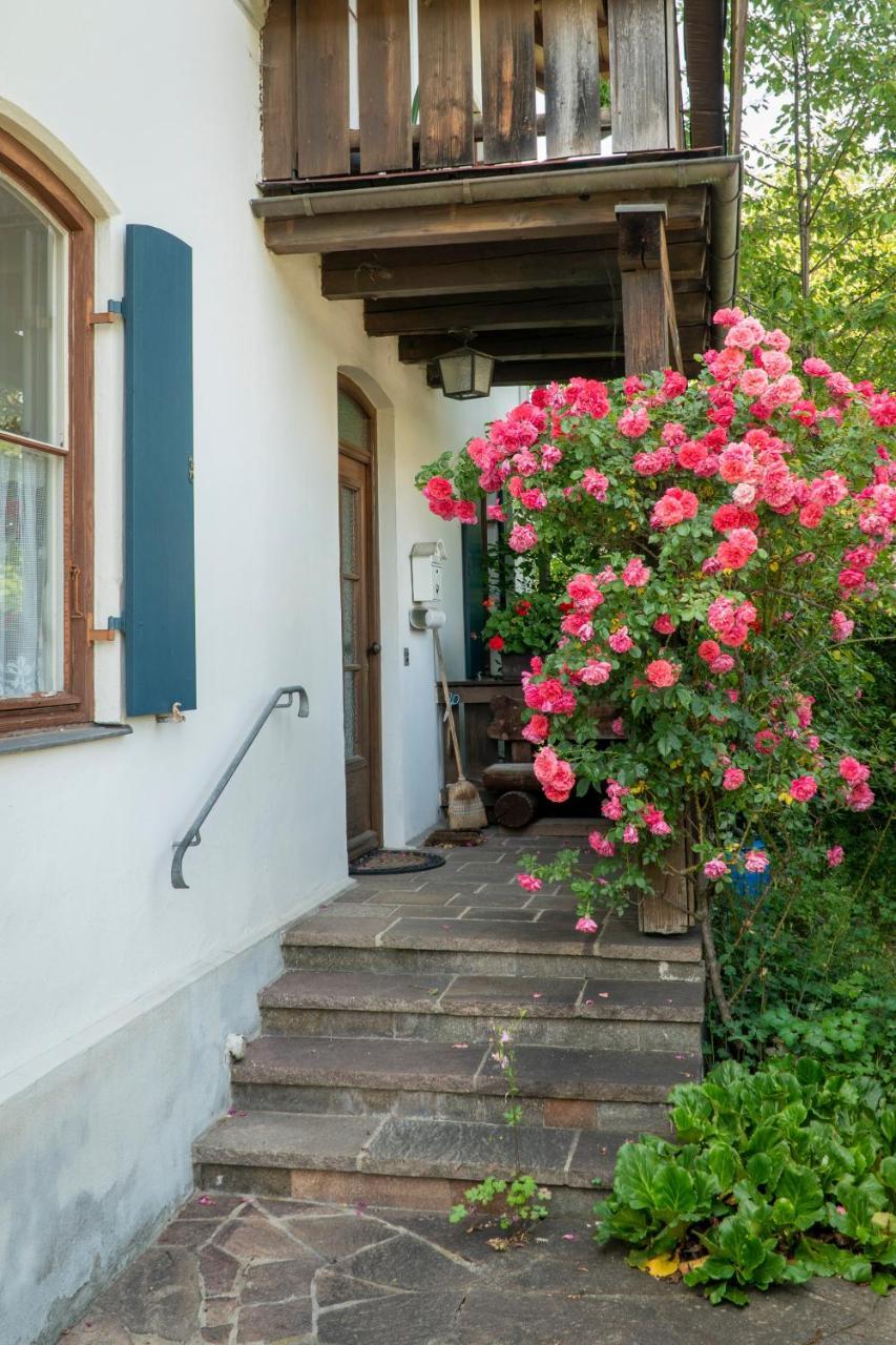 Landhauswohnung Mit Wildromantischem Garten 2