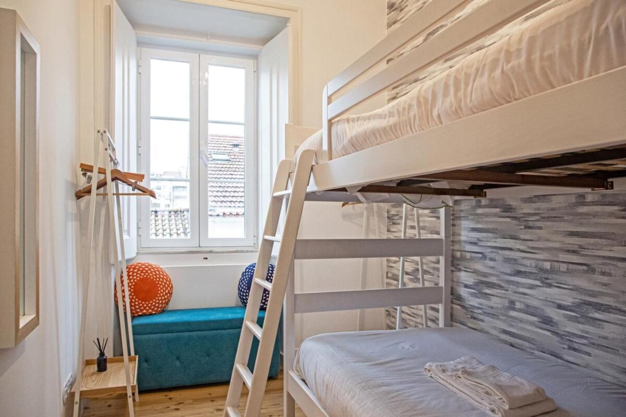 Colourful And Tasteful 2bedroom Apartment in Graca 2