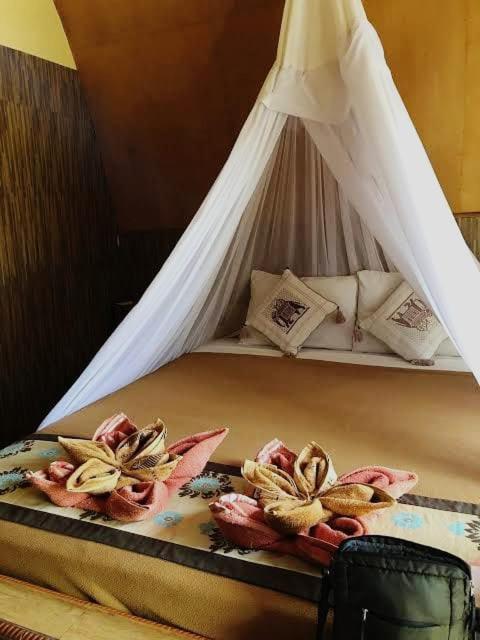 Meno Turtle Bungalows 1