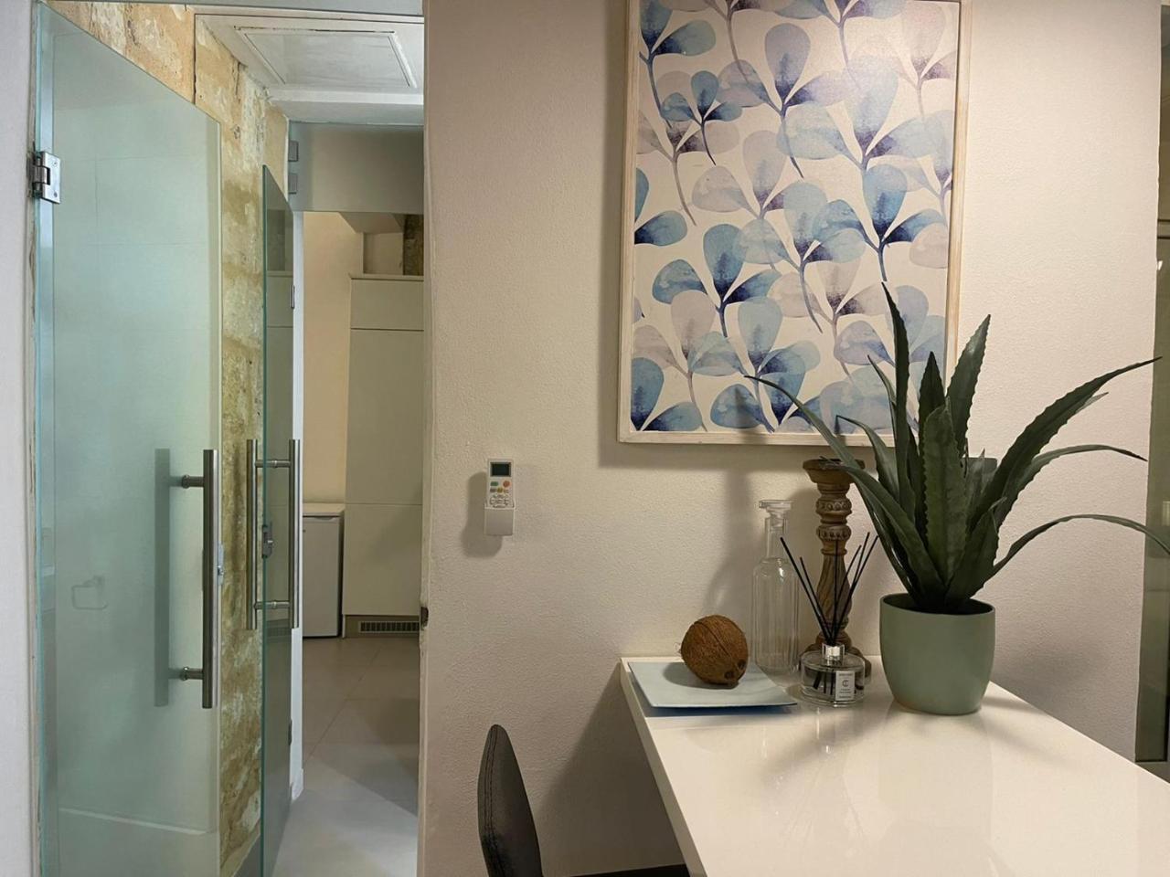 Valletta Most Central Studio Apartment 16th-Century Building (Adults Only) 1