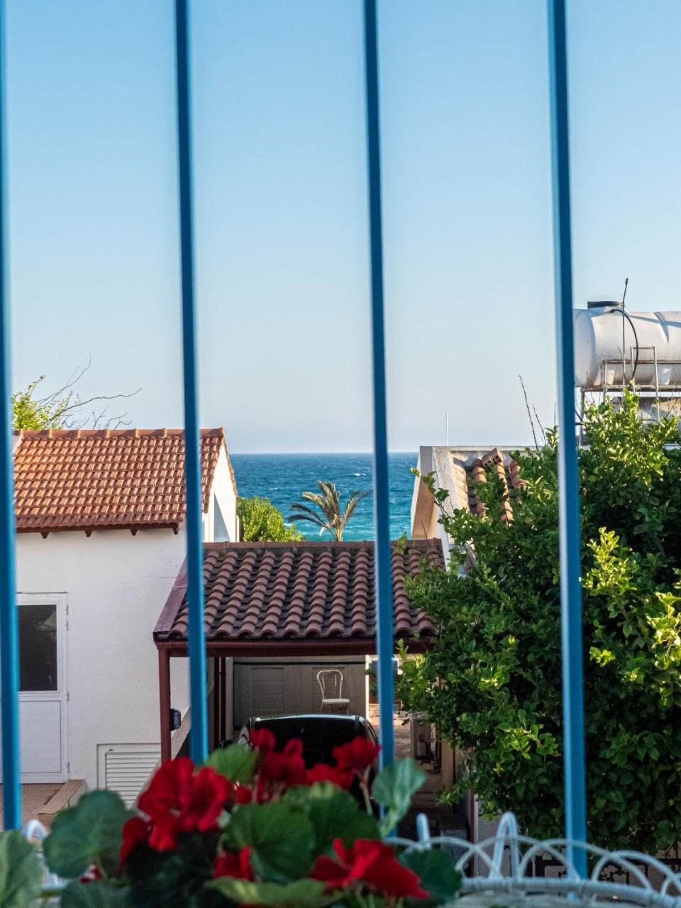 Greek Island Style 2 Bedroom Villa with Pool Next To the Sea 2